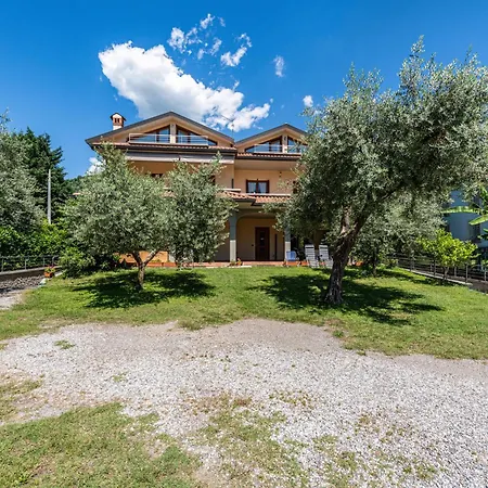 Casa Caterina Mansarda Vista Marone